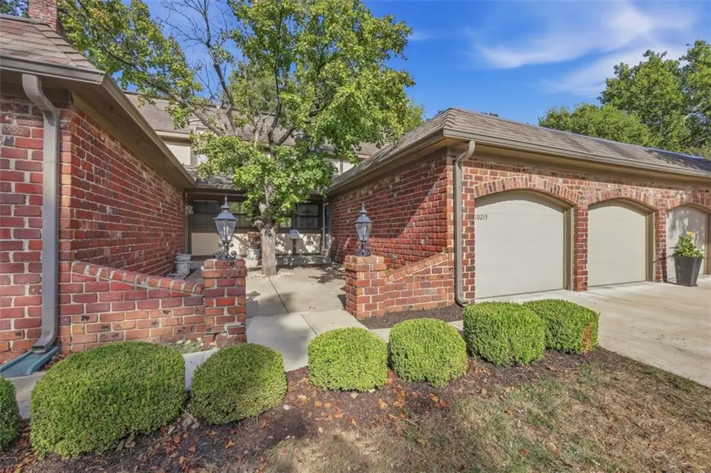 10213 Foster Street, Overland Park, KS 66212 - #1