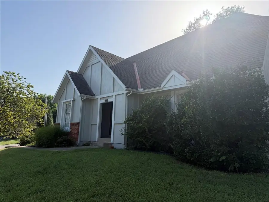 7020 Widmer Road, Shawnee, KS 66216 - #2