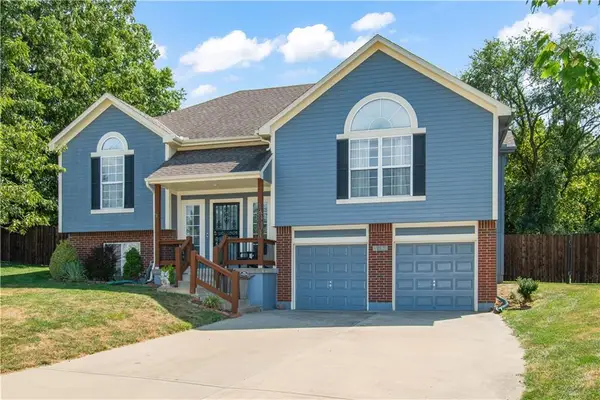 1601 Kimberly Court, Greenwood, MO 64034
