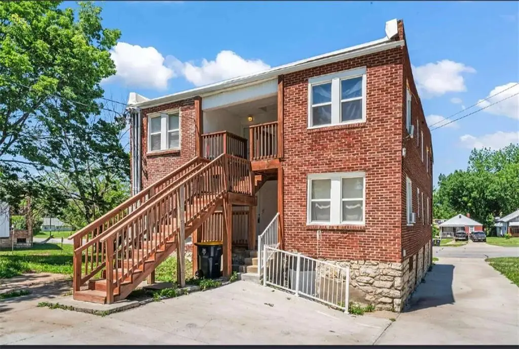 4105 E Linwood Boulevard, Kansas City, MO 64128 - #1