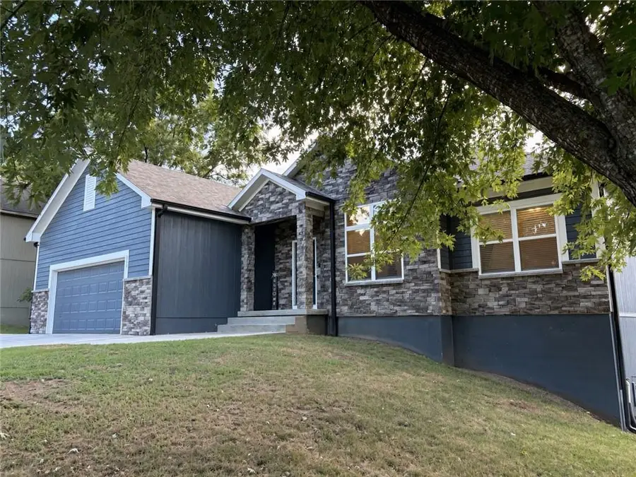 609 Campbell Street, Pleasant Hill, MO 64080 - #2