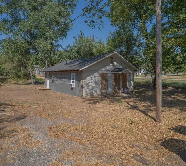 2119 Cherokee Avenue, Baxter Springs, KS 66713