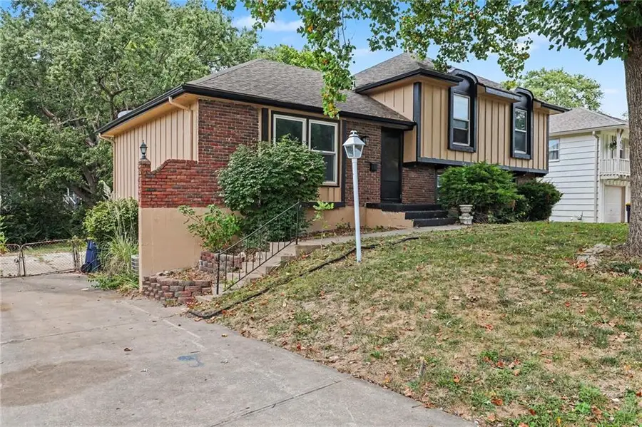 6012 E 107th Terrace, Kansas City, MO 64134 - #3
