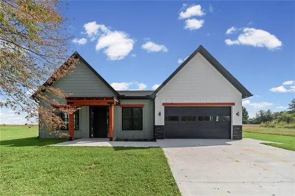 2004 Country Club Drive, Carrollton, MO 64633
