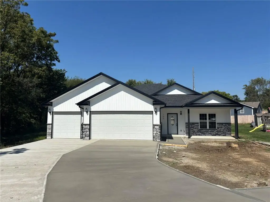 105 W Fawn Drive, Savannah, MO 64485 - #1