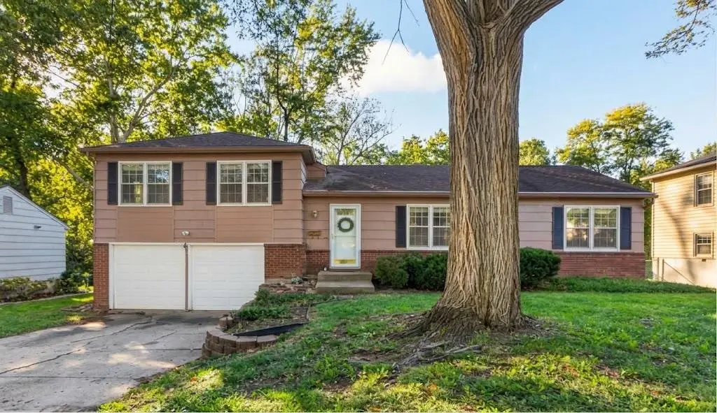 10130 Horton Street, Overland Park, KS 66207 - #1