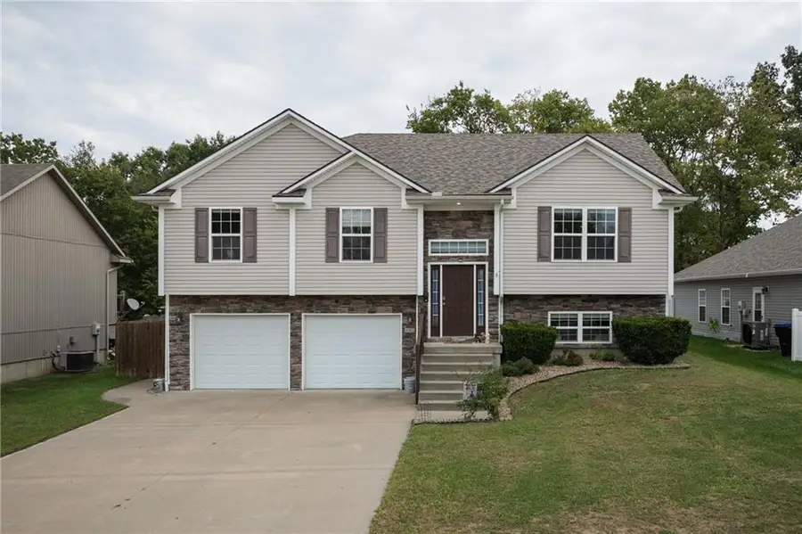 605 Oakmont Drive, Warrensburg, MO 64093 - #2