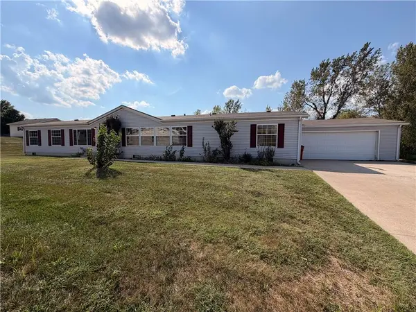 401 Sycamore Court, Oak Grove, MO 64075