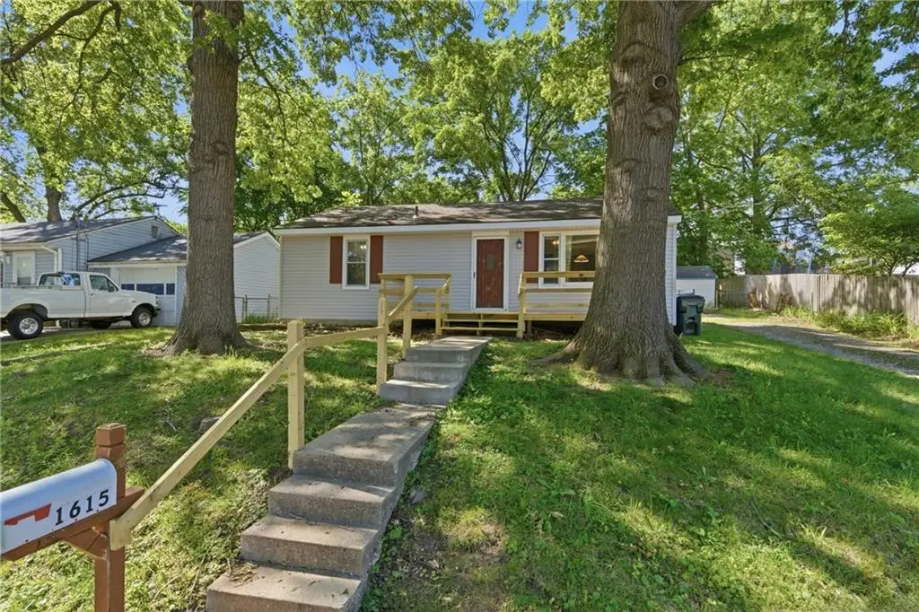 1615 Terry Street, Leavenworth, KS 66048 - #1