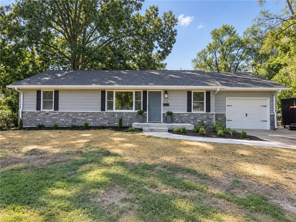 206 Highland Street, Sweet Springs, MO 65351 - #1