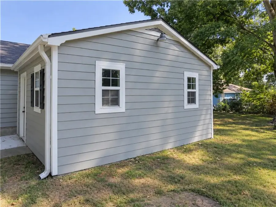 206 Highland Street, Sweet Springs, MO 65351 - #3