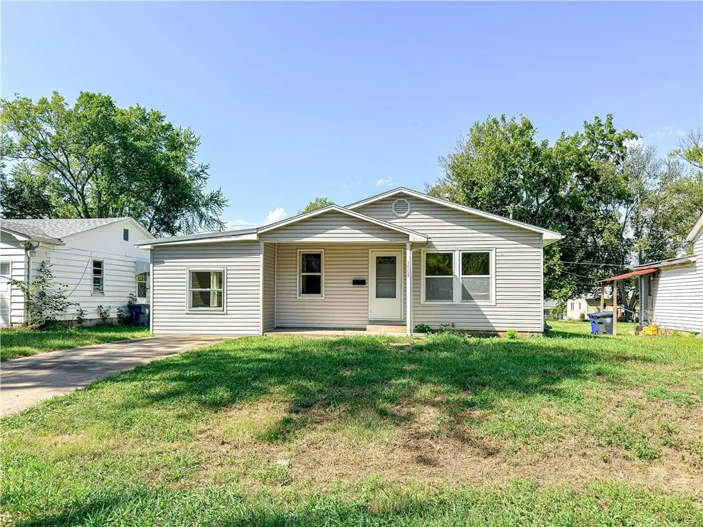 1408 S Harrison Avenue, Sedalia, MO 65301 - #1