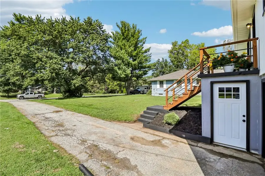2907 S 29th Street, Saint Joseph, MO 64503 - #3