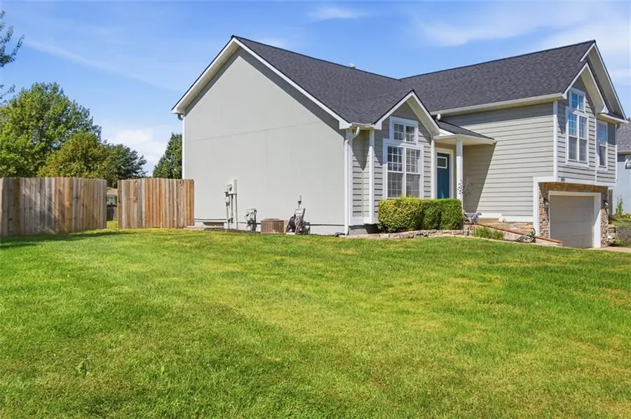 405 Flame Way, Baldwin City, KS 66006 - #2