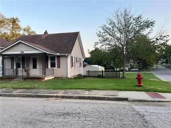 625 W 26th St Street W, Higginsville, MO 64037