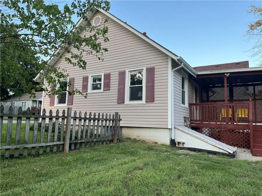 625 W 26th St Street W, Higginsville, MO 64037 - #3
