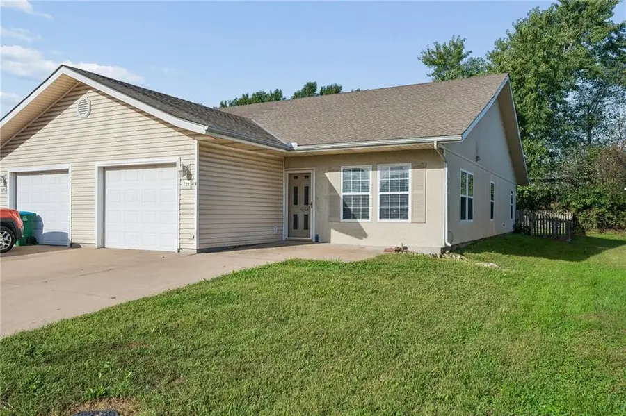 729 Meadow Lane #B, Peculiar, MO 64078 - #2