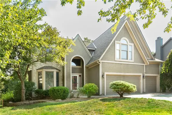 7911 W 131st Terrace, Overland Park, KS 66213