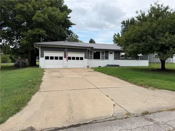 237 Kaw Avenue, Garnett, KS 66032
