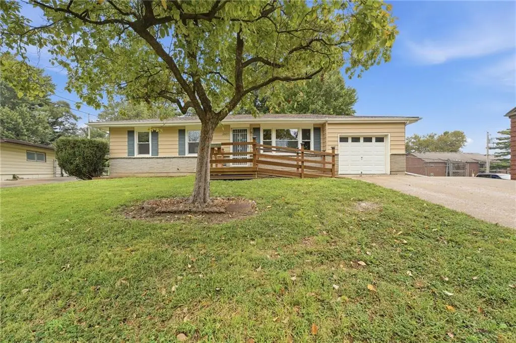 2404 NE Shady Lane Drive, Gladstone, MO 64118 - #1