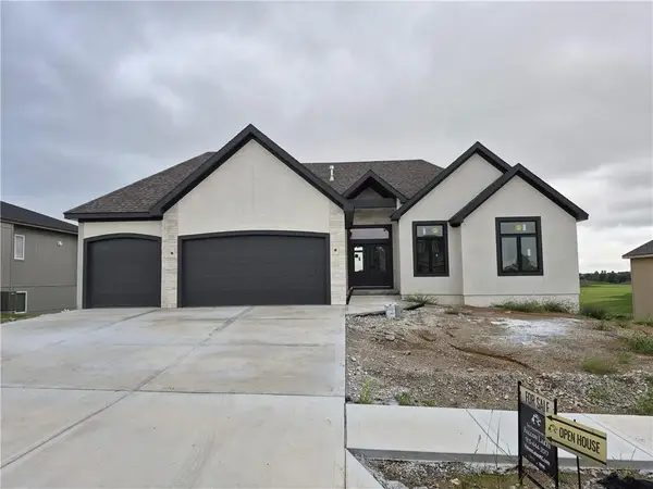 4421 Tee Box Drive, Basehor, KS 66007