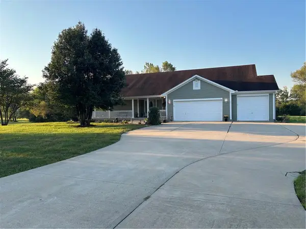 7401 155 Street E, Belton, MO 64012