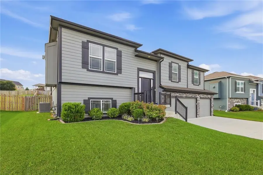 11718 N Manning Avenue, Kansas City, MO 64157 - #3