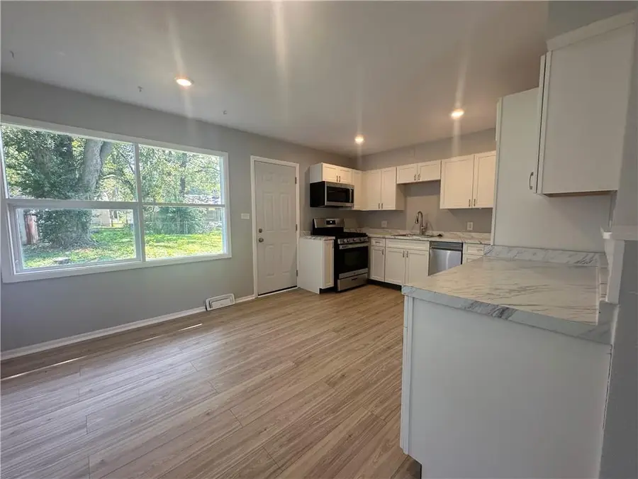 11217 Bristol Terrace, Kansas City, MO 64134 - #2