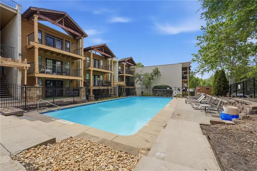 4727 Jarboe Street #95, Kansas City, MO 64112 - #2