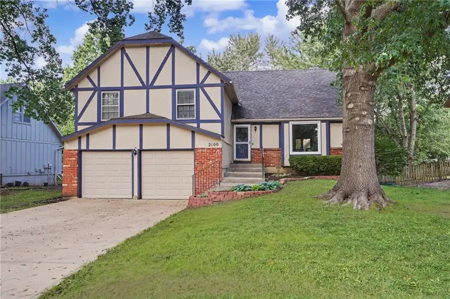 2100 E Sleepy Hollow Drive, Olathe, KS 66062 - #2