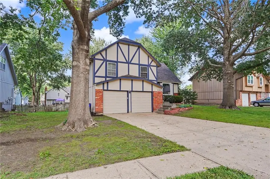 2100 E Sleepy Hollow Drive, Olathe, KS 66062 - #3