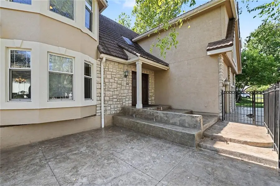 9913 W 125th Terrace, Overland Park, KS 66213 - #2