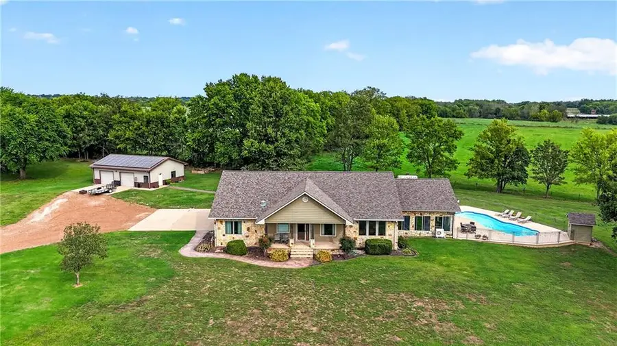11210 Lakeview Drive, Erie, KS 66733 - #2