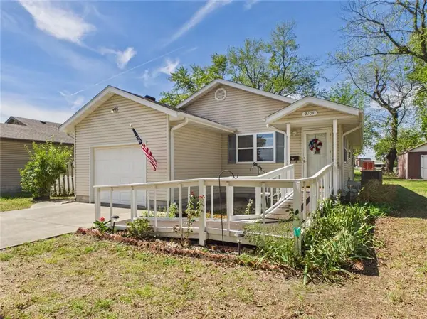 2104 S Holbrook Street, Fort Scott, KS 66701