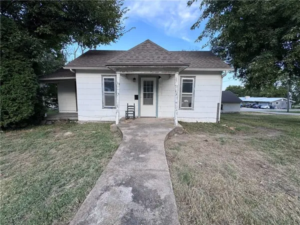 202 N Osage Street, Nortonville, KS 66060