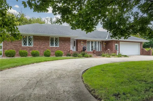 700 N Alanthus Avenue, Stanberry, MO 64489
