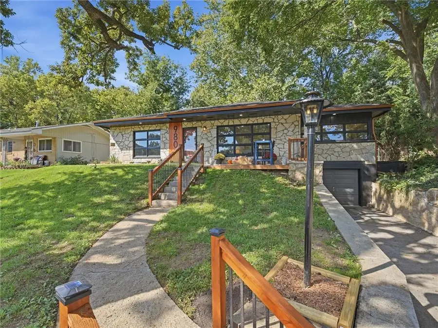 980 NW South Shore Drive, Lake Waukomis, MO 64151 - #3