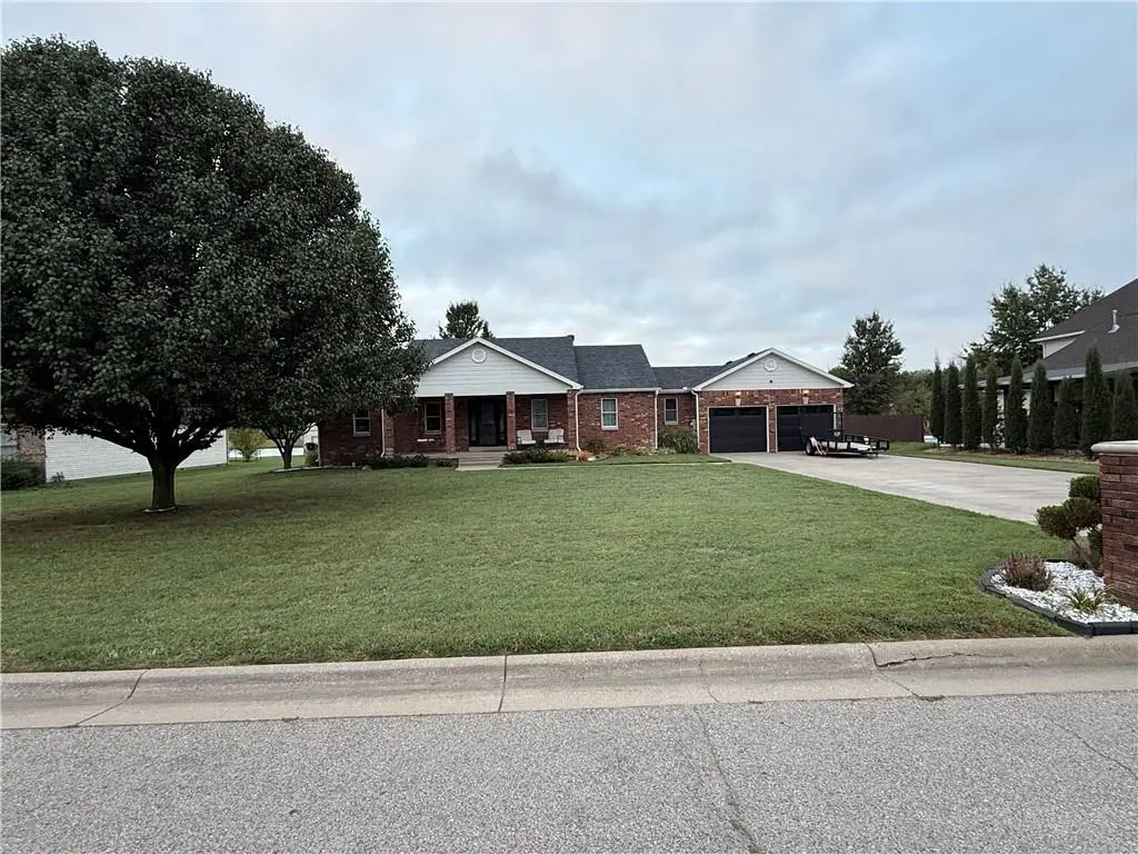 112 Johns Court, Frontenac, KS 66763 - #1