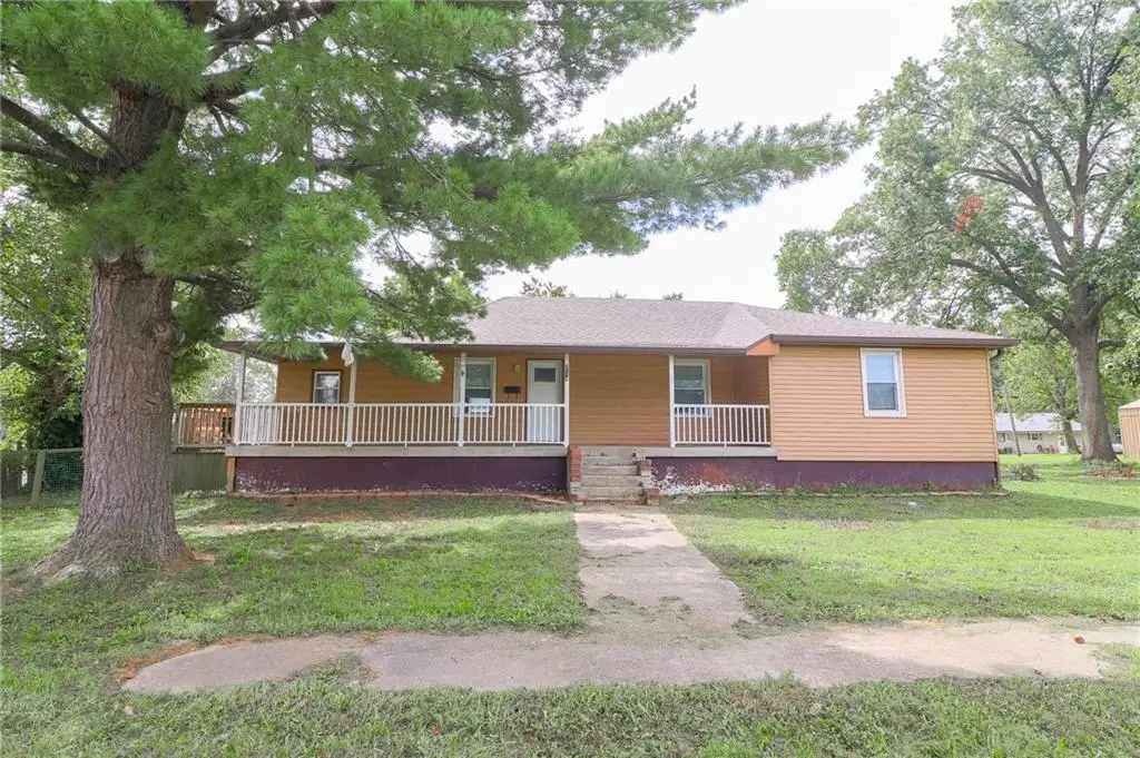 214 E 1st Street, Appleton City, MO 64724 - #1