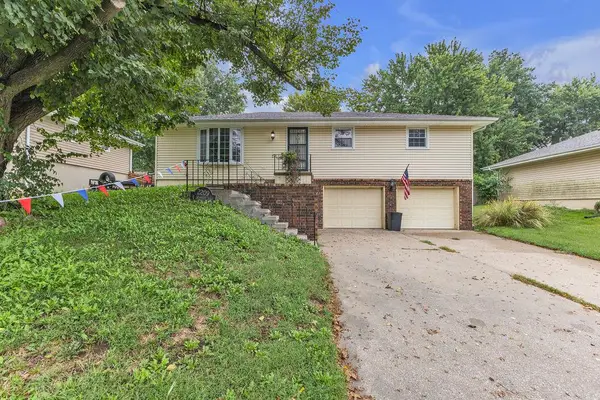 2209 N Leonard Road, St Joseph, MO 64506