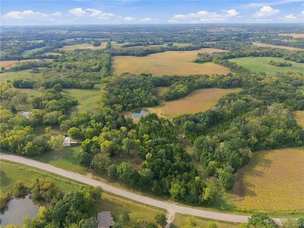 972 Ne Highway E, Knob Noster, MO 65336