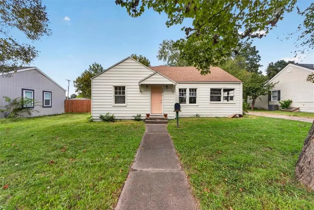 708 W South Street, Harrisonville, MO 64701 - #1