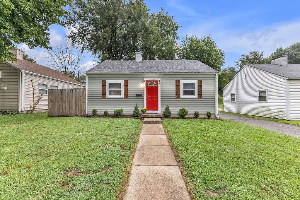 1909 S 22nd Street, Saint Joseph, MO 64507 - #1