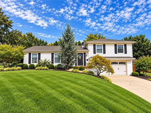 9643 Woodson Drive, Overland Park, KS 66207