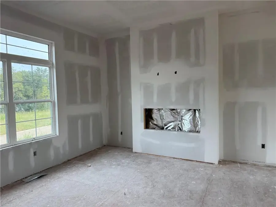 2129 Deerfield Terrace, Liberty, MO 64068 - #2