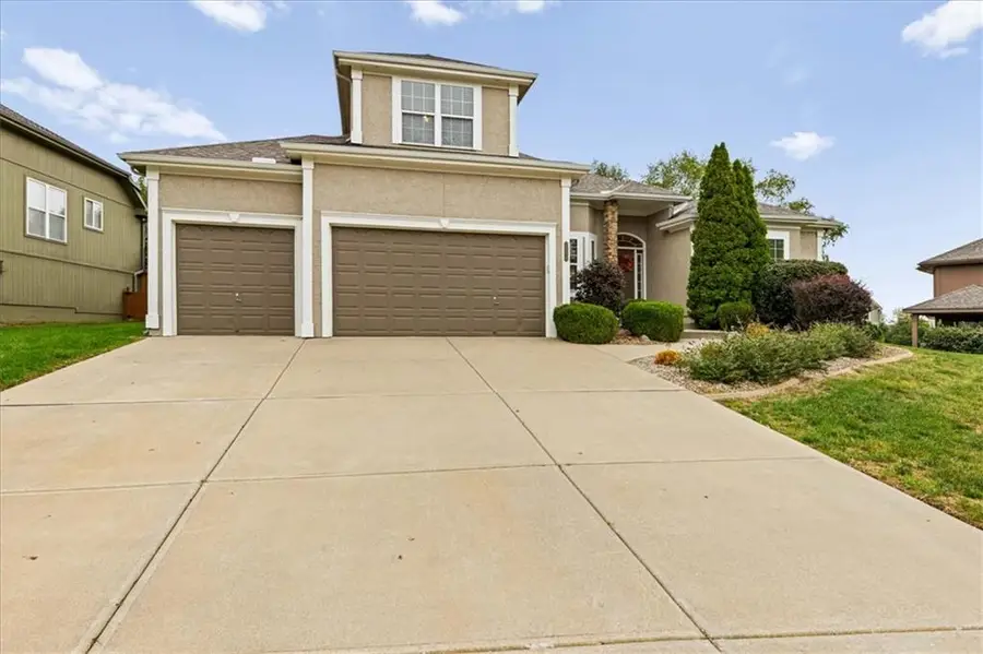 23716 W 52nd Terrace, Shawnee, KS 66226 - #2
