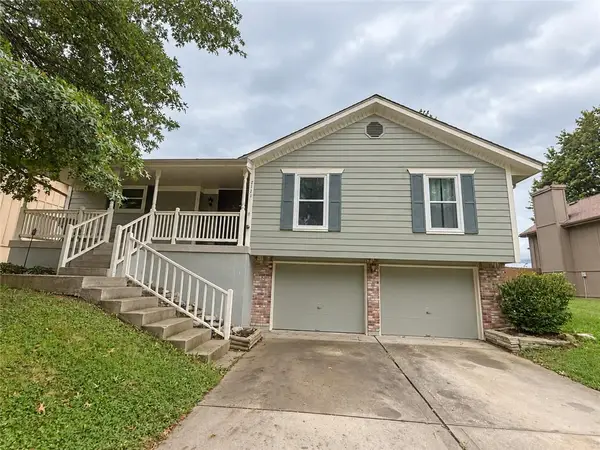 2121 NW Hidden Pointe Court, Blue Springs, MO 64015
