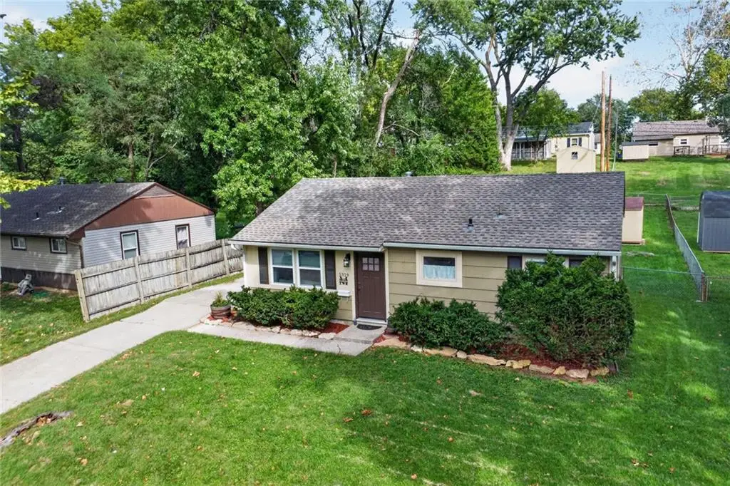 5319 N Woodland Avenue, Kansas City, MO 64118 - #1