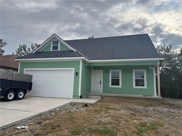 827 Old Paint Road, Raymore, MO 64083