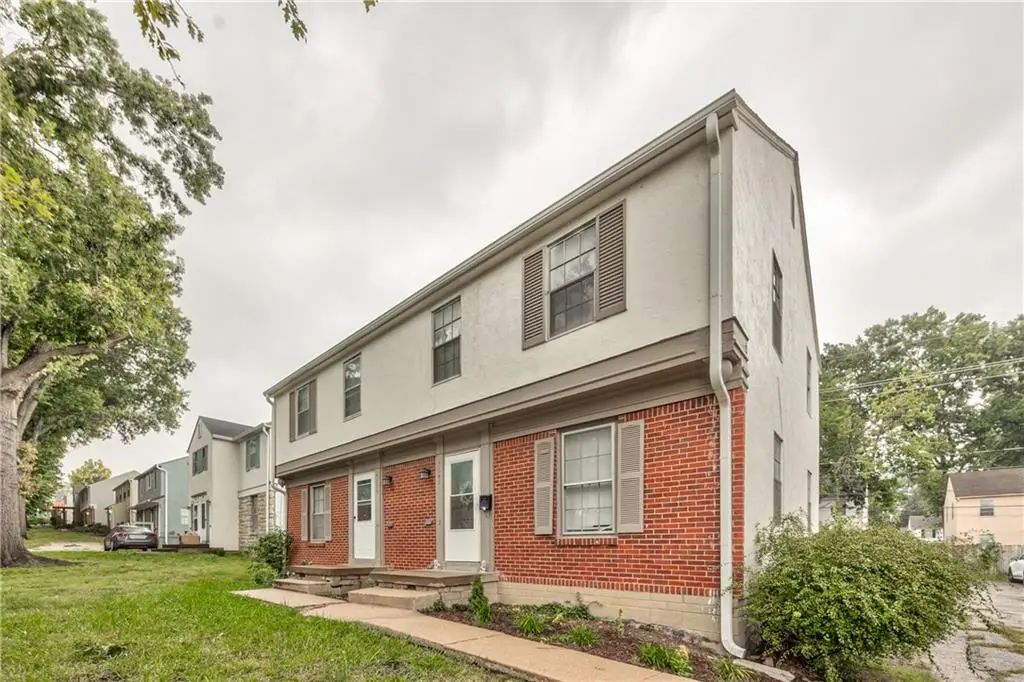 7539 State Line Road, Kansas City, MO 64114 - #1